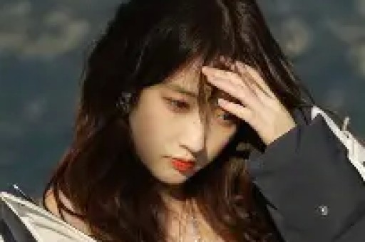 知名网红坑骗粉丝穿真货卖假货被曝光后解释自己是不小心的