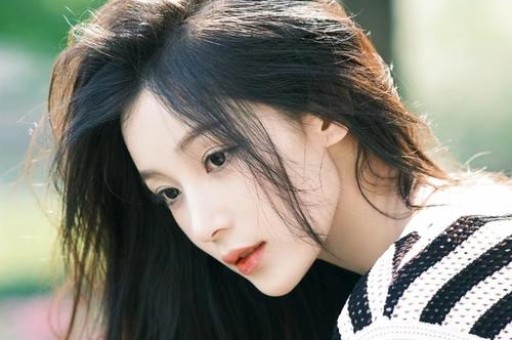 吃相太丑！卖假狂赚百万伊能静遭央视曝光 秦昊也救不了她